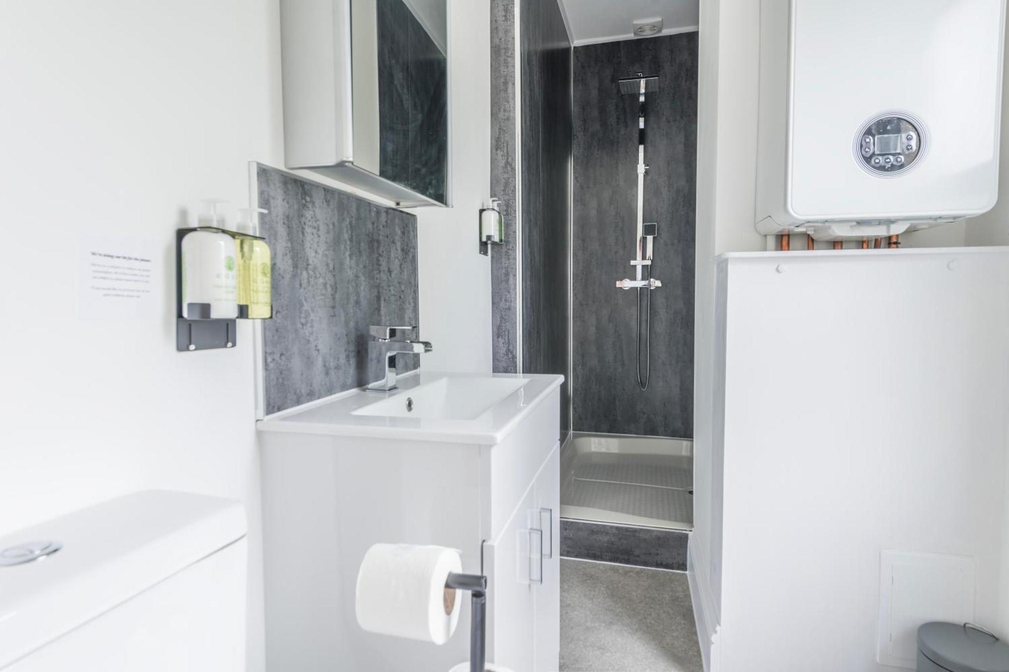 Skyfall With Free Parking For Families & Business By Prescott Apartments Bristol Esterno foto